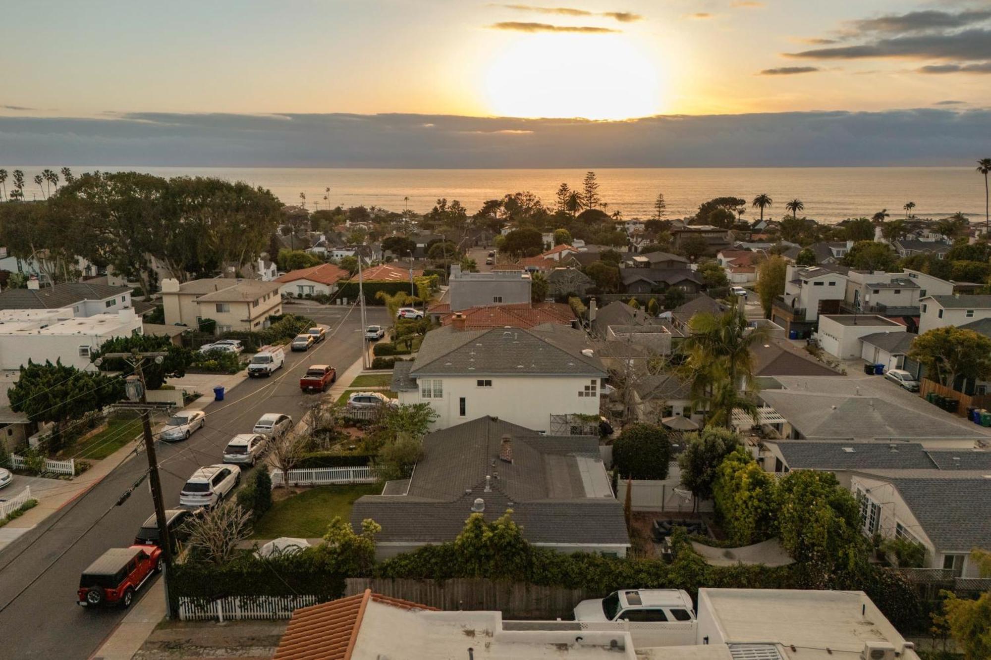 La Jolla W Firepit Walk To Arenas Holiday home